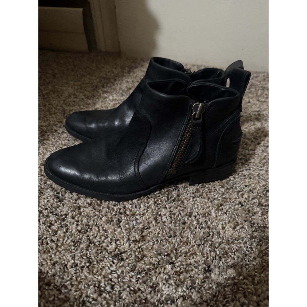 UGG Black Leather Side Zip Ankle Booties Women’s Size 8 Comfort Casual Shoes
